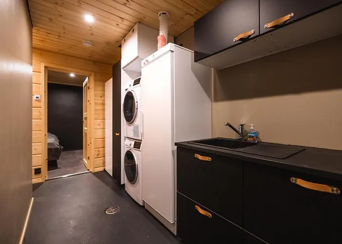 Black Work Levi Aihki